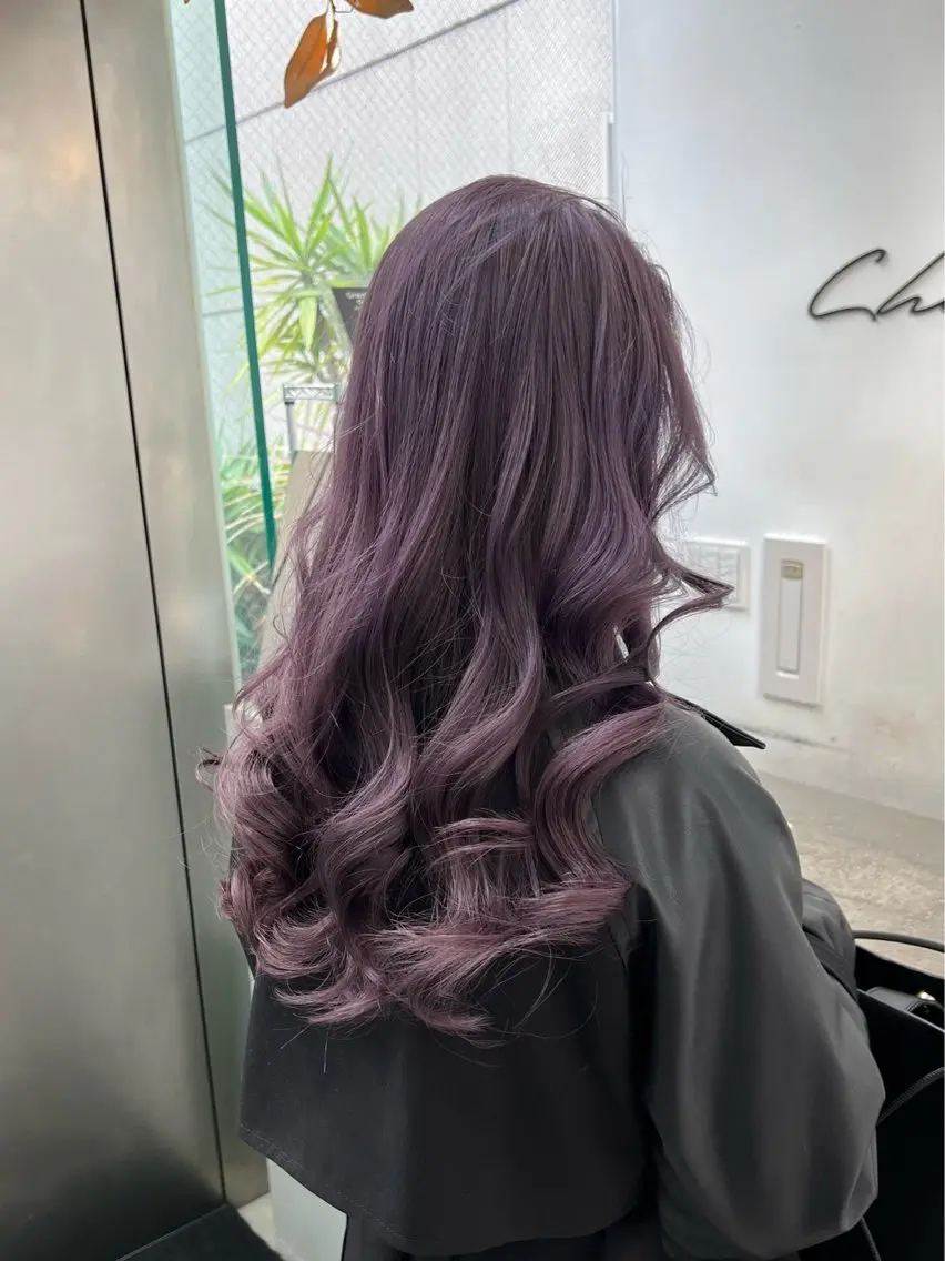 ロング カラー アッシュ グラデーションカラー ラベンダーカラー ラベンダーアッシュ ヘアカラー トリートメント CHERIEブリーチ ダブルカラー 天神のヘアスタイル