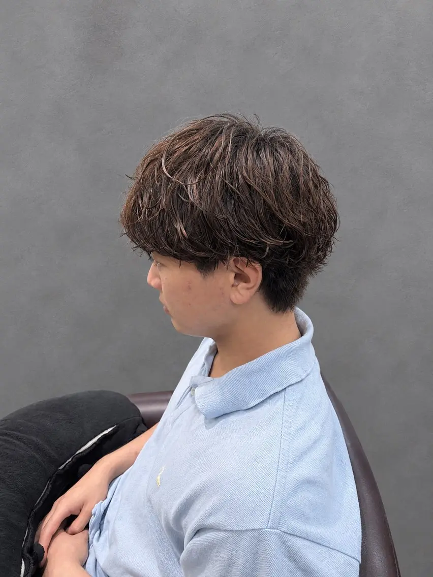 ミディアム パーマ メンズ カット パーマ 🔥メンズ特化シ ャドウ、URYU🔥のヘアスタイル