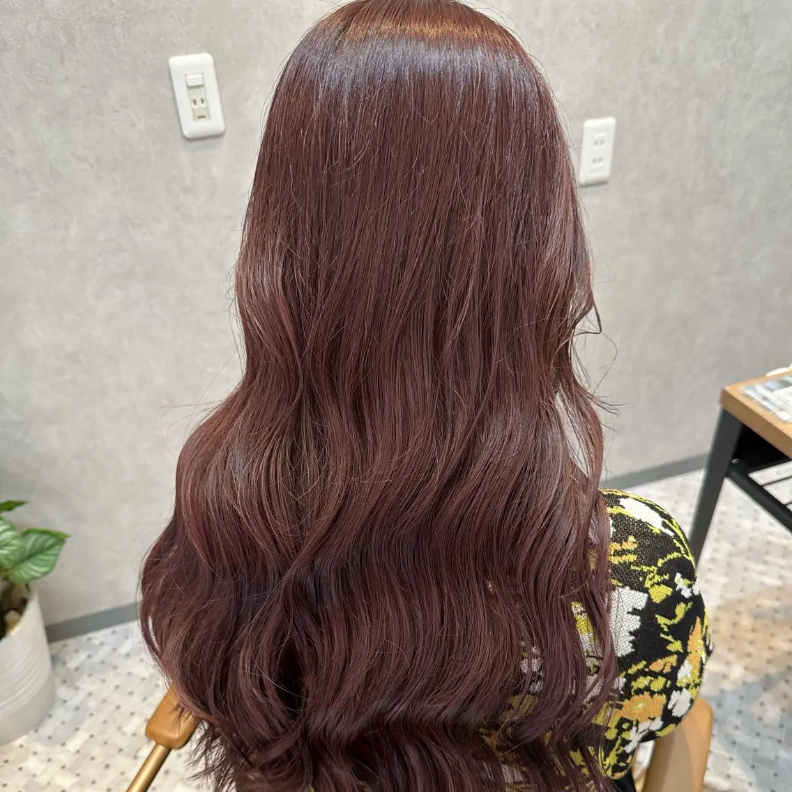 ロング カラー ヘアアレンジ ブリーチ ブリーチなしカラー ピンクカラー REONA🪽✨薬院 レイヤーカット🫧のヘアスタイル