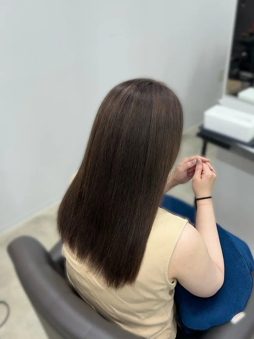 カラー ブリーチ グレージュ 平野 実優のヘアスタイル