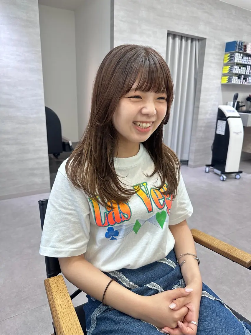 ミディアム 三村 友華のヘアスタイル
