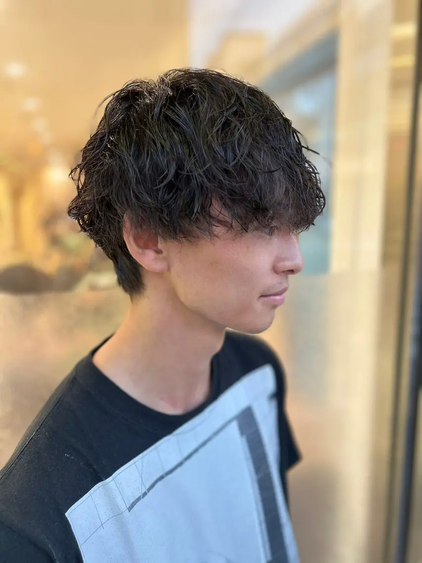 ショート パーマ メンズ 波巻きパーマ カット パーマ ヘアセット メンズハイライト × perm Runoのヘアスタイル