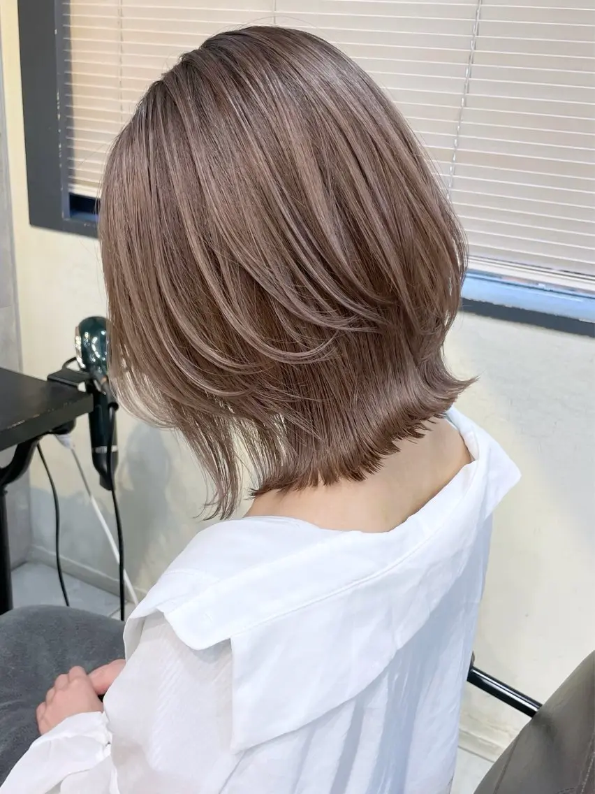 ミディアム ボブレイヤー ボブ レイヤーカット カット ヘアカラー トリートメント ボブ/デザインカラー /表参道/新井美有紀のヘアスタイル