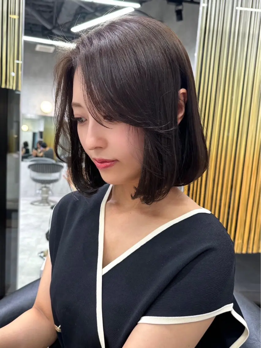 ショート 花井輝 ボブ/センターパートのヘアスタイル
