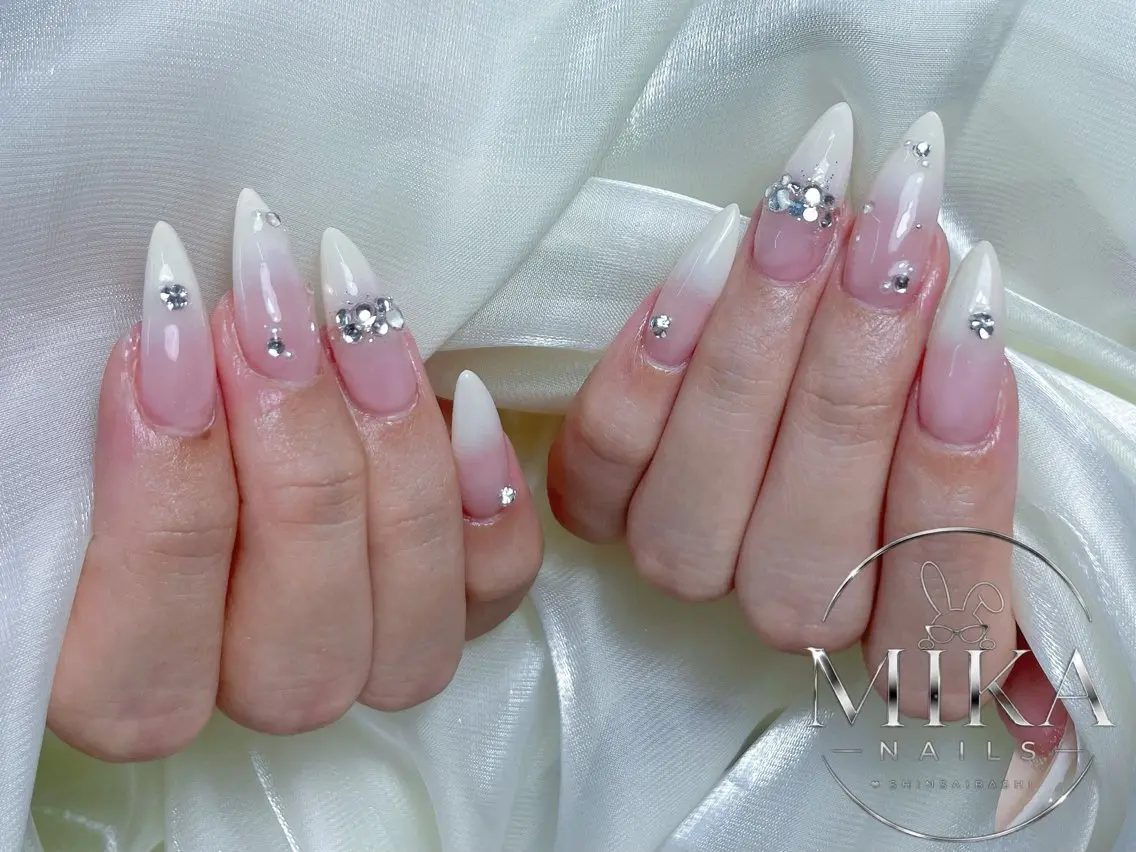 ネイル Rina Mika Nailsのネイルデザイン