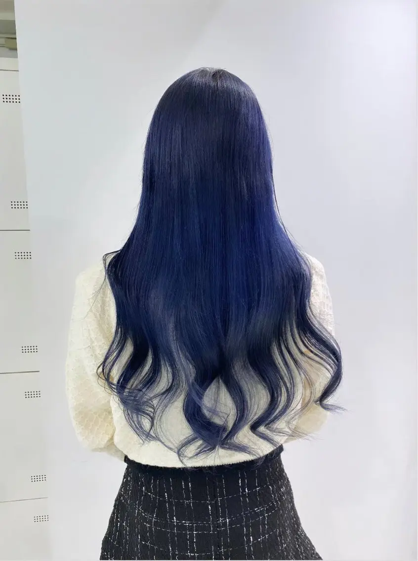 ロング カラー ハイトーンカラー 🦄レイヤーカットのヘアスタイル