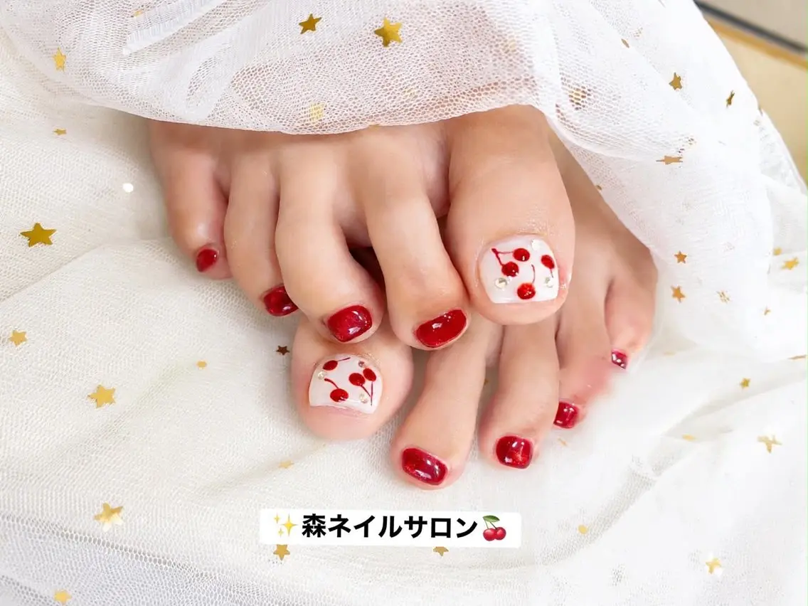 ネイル フットネイル 森 ネイル サロンのネイルデザイン