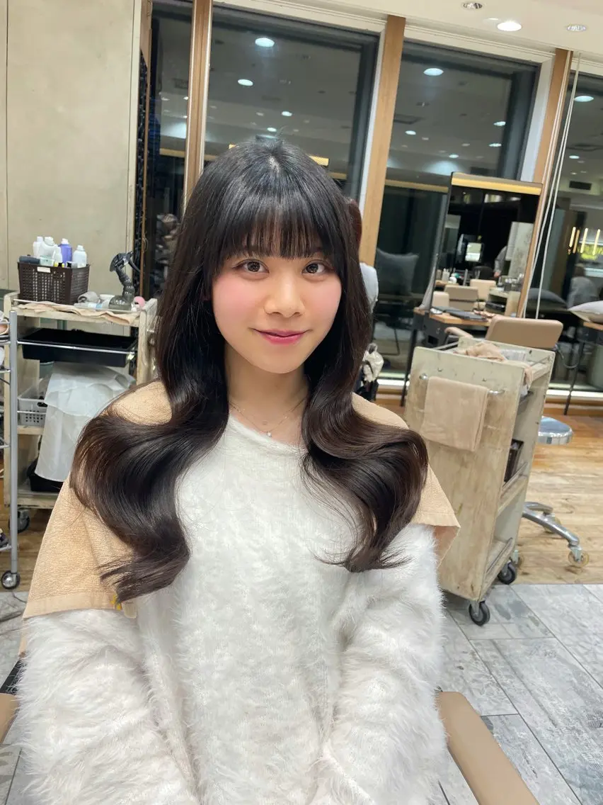 ロング カラー 透明感カラー くびれヘア 顔周りカット 韓国風ヘア レイヤーカット カット ヘアカラー トリートメント umi/レイヤー カット/透明感カラーのヘアスタイル