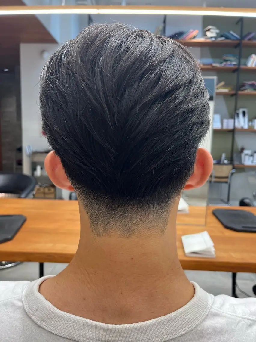 ショート メンズ カット 縮毛矯正🌟カラー 🍵いいじま🫖のヘアスタイル