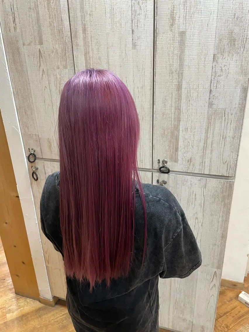 ロング カラー ブリーチ ピンクカラー LITTLE SORAのヘアスタイル