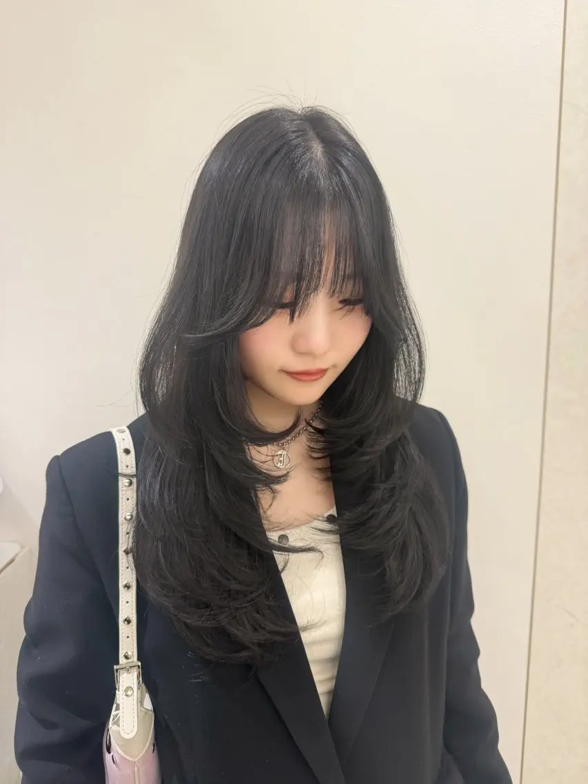 ロング くびれヘア 顔周りカット ハイレイヤー 髪質改善 韓国風ヘア リコ ハッシュカット 韓国レイヤーのヘアスタイル