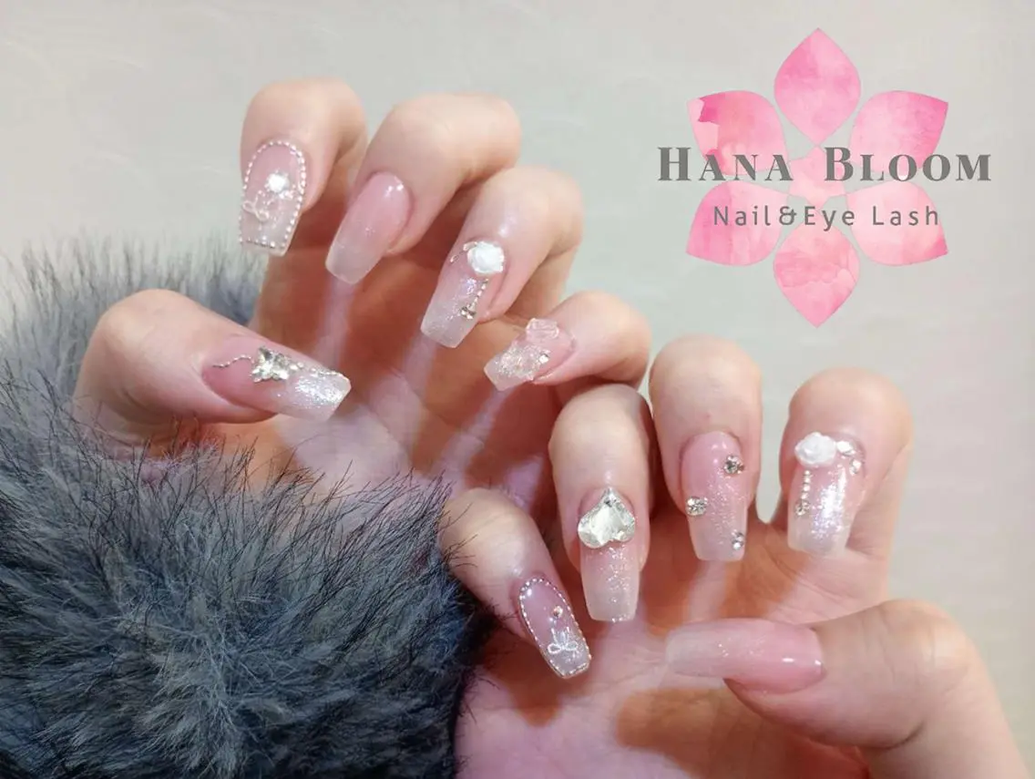ネイル 長さ出し フレンチネイル マグネットネイル ミラーネイル 持ち込み ハンドネイル ハンドケア Hana Bloom Nail 渋谷道玄坂のネイルデザイン