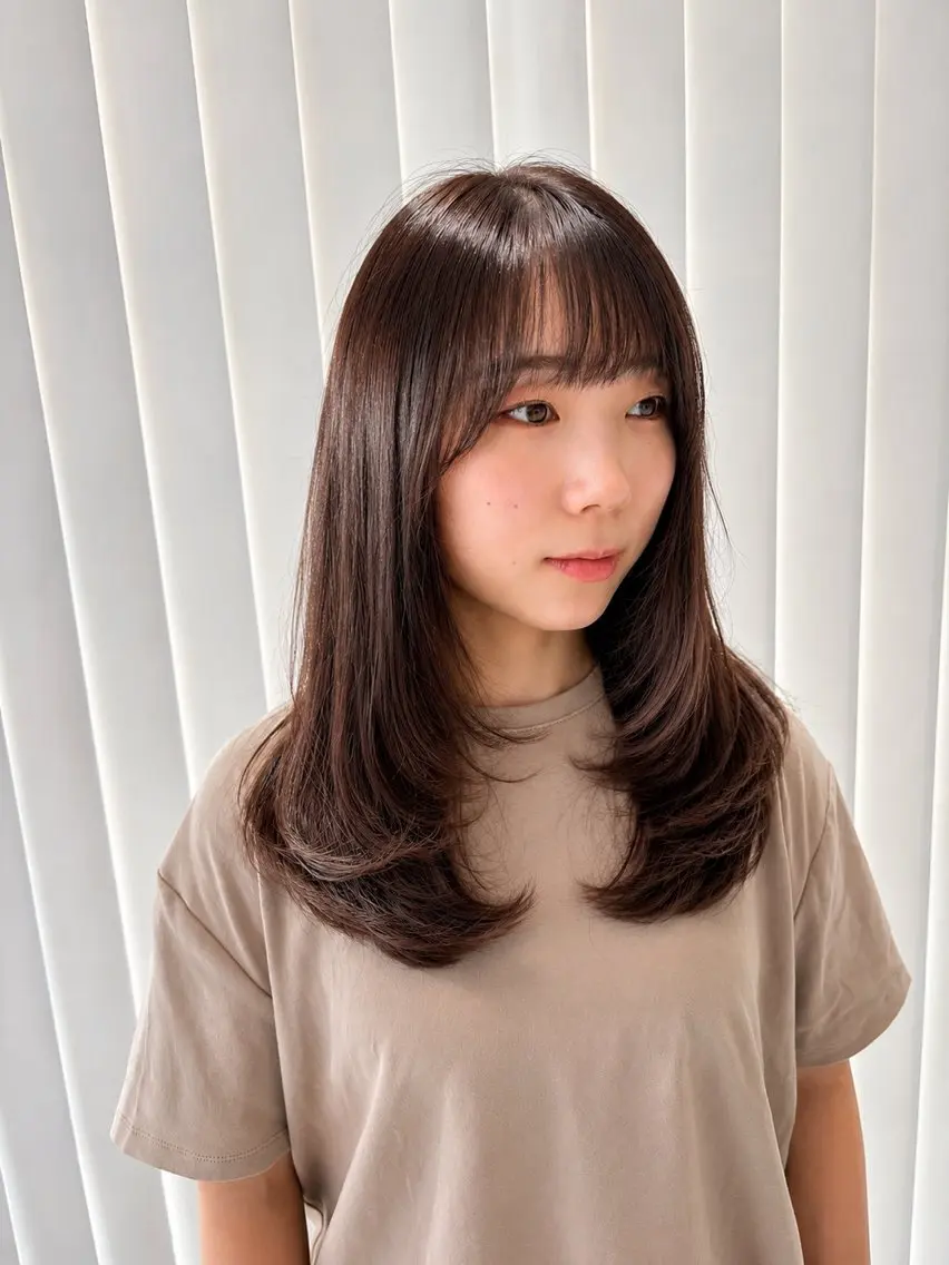 ロング Uhair師勝. 伏江優海のヘアスタイル
