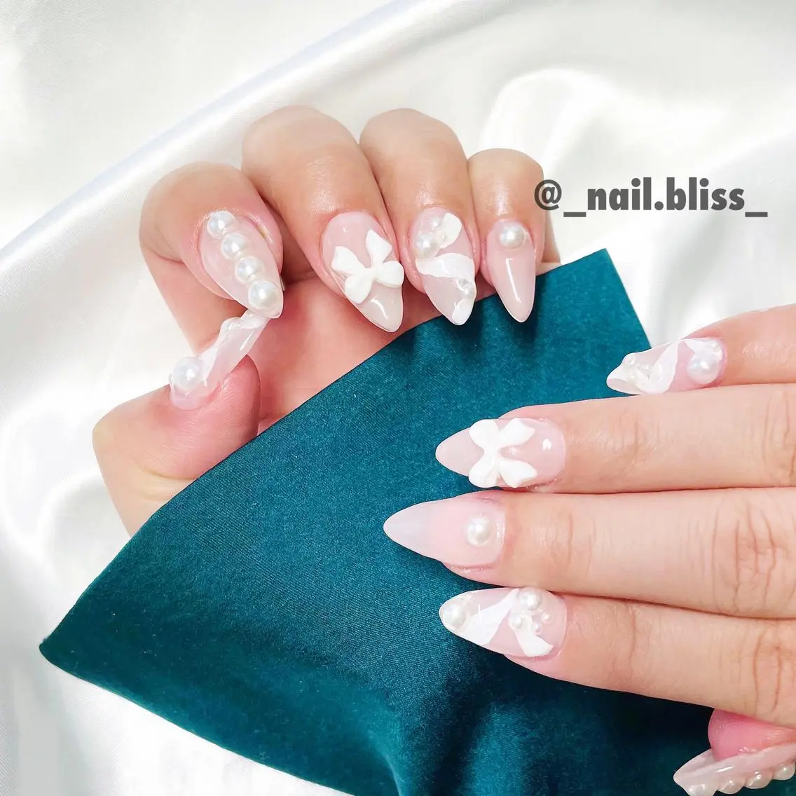 ネイル リボン ハンドネイル NAIL BLISSのネイルデザイン