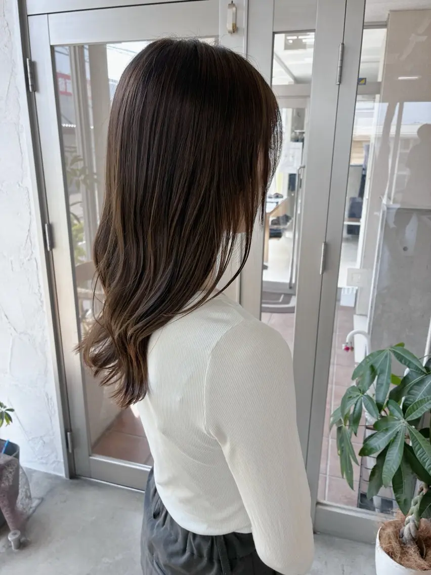 セミロング カラー カット ヘアカラー 髪質改善が得意✨ 榎本亜衣のヘアスタイル