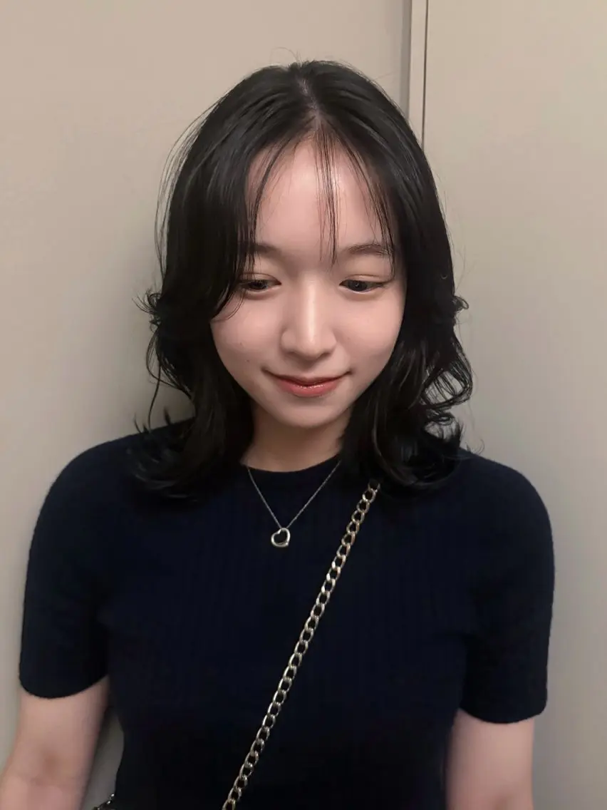 ミディアム カット ヘアカラー yuzu / bob shortのヘアスタイル