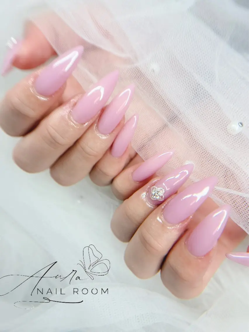 ネイル Luna (Aura nail room)のネイルデザイン