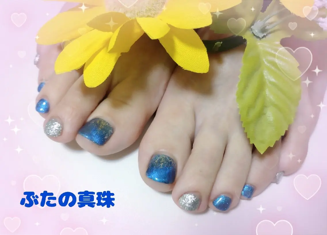 ネイル ブルー フットネイル キラキラネイル フットネイル 林 珠里のネイルデザイン