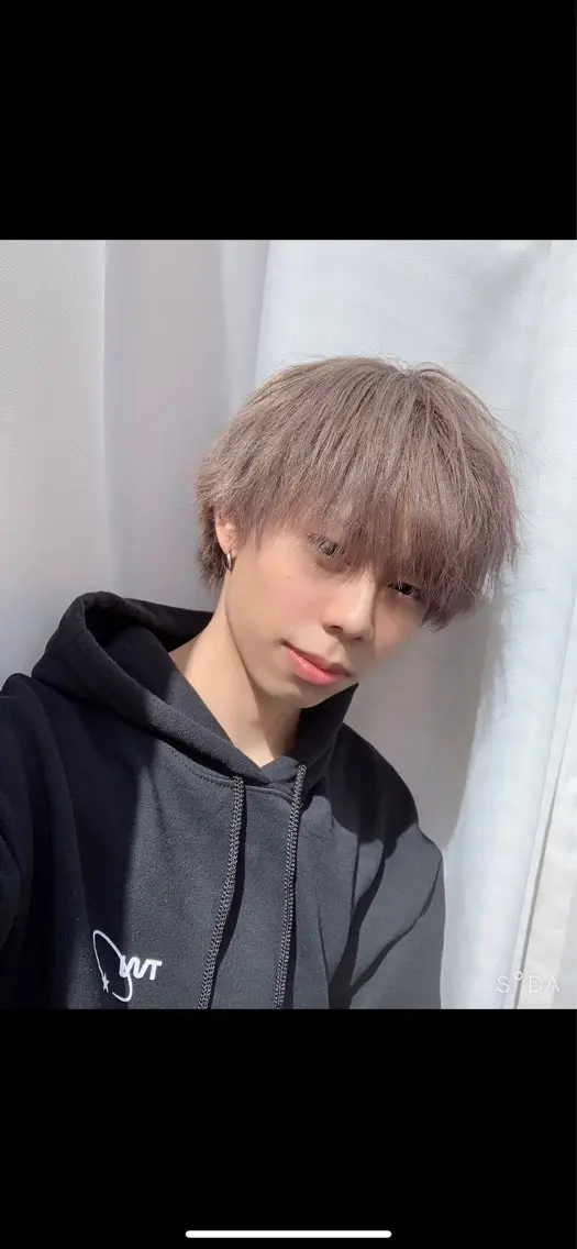 カラー ベージュカラー ブリーチ シルバー シルバーベージュ ヘアカラー トリートメント ヘッドスパ ヘアセット 韓国ヘア/レイヤー/ 顔まわり/りょーとのヘアスタイル