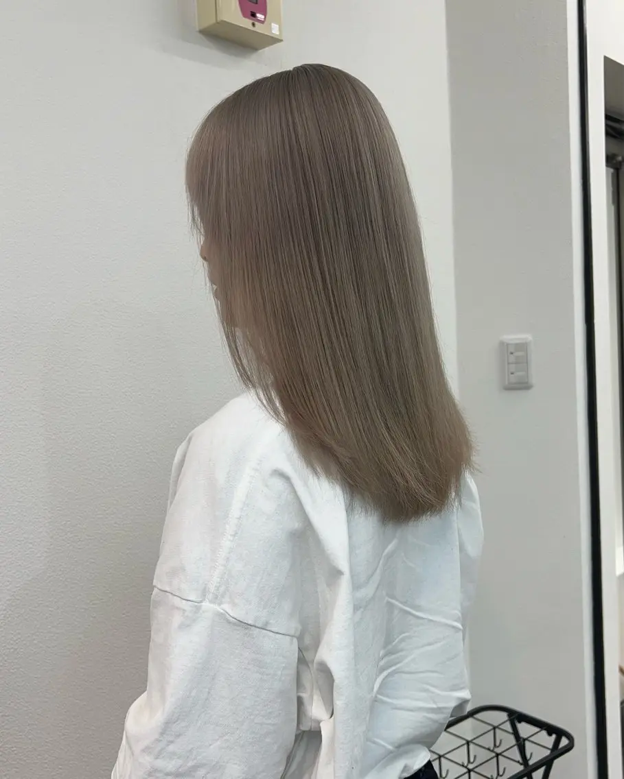 セミロング ヘアカラー トリートメント 藤本 翔己のヘアスタイル