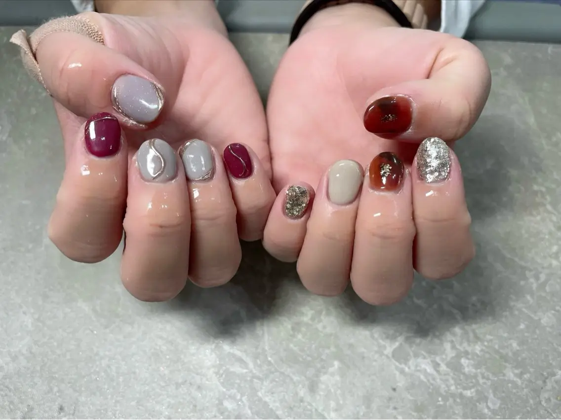 ネイル LAVISH 大和店 emi･:*+のネイルデザイン