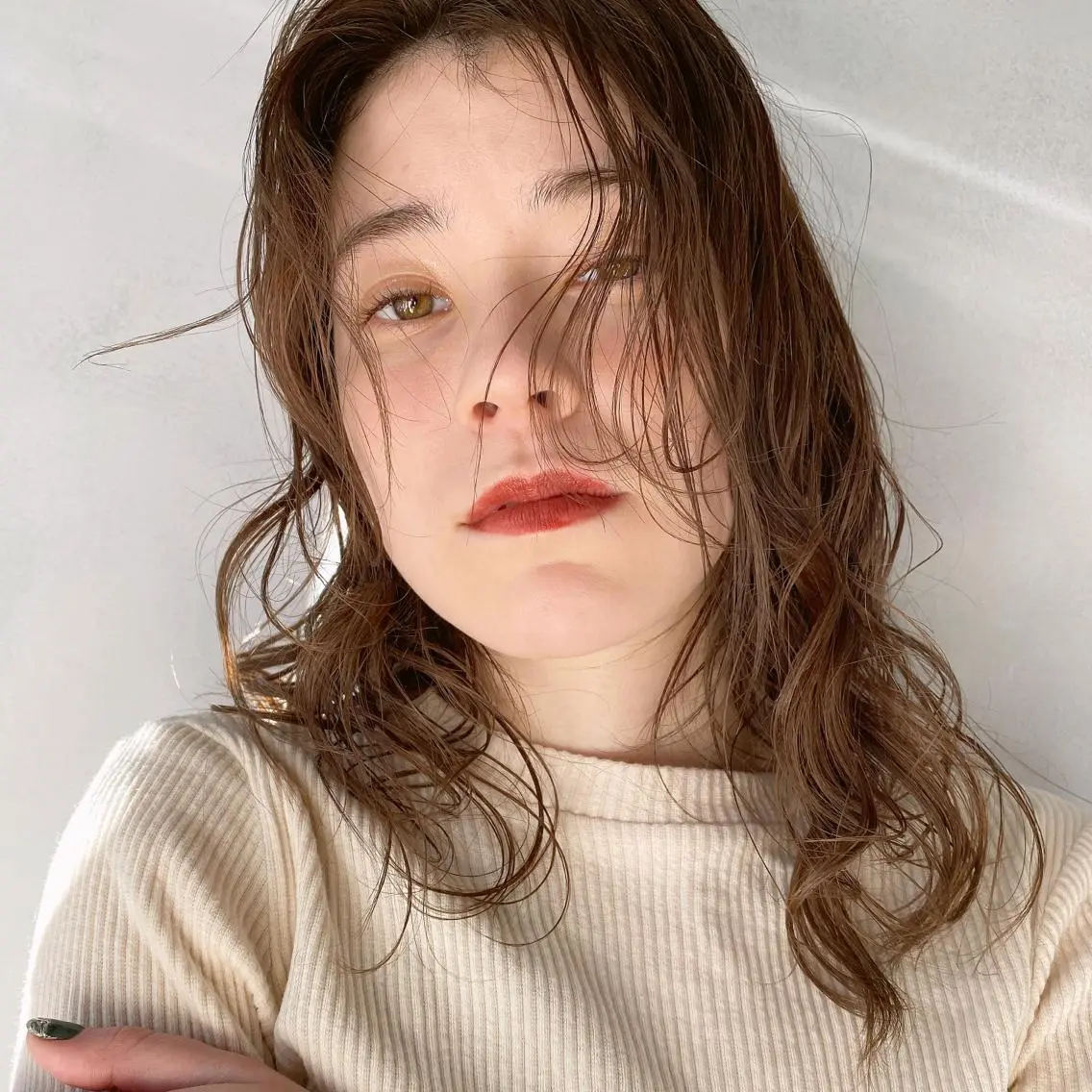 セミロング カラー パーマ ヘアアレンジ メンズ キッズ ネイル マツエク・マツパ メンズパーマ セミロングパーマ ブラウンカラー カラーマツエク ナチュラル インナーカラー/ KANAのヘアスタイル