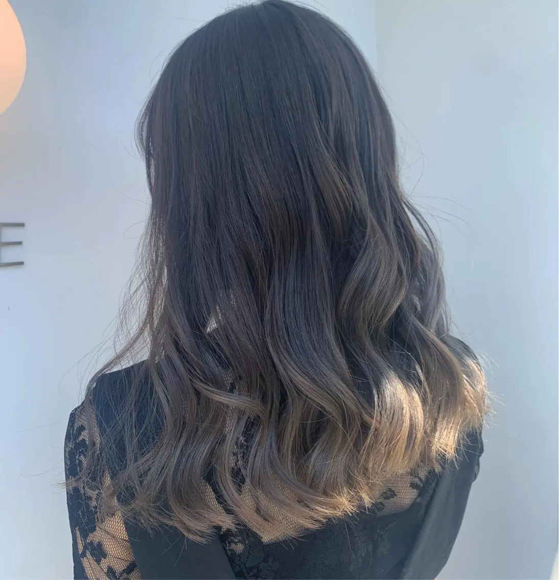 ミディアム カラー グラデーションカラー グレージュ 中目黒🌼 🌼ハナのヘアスタイル