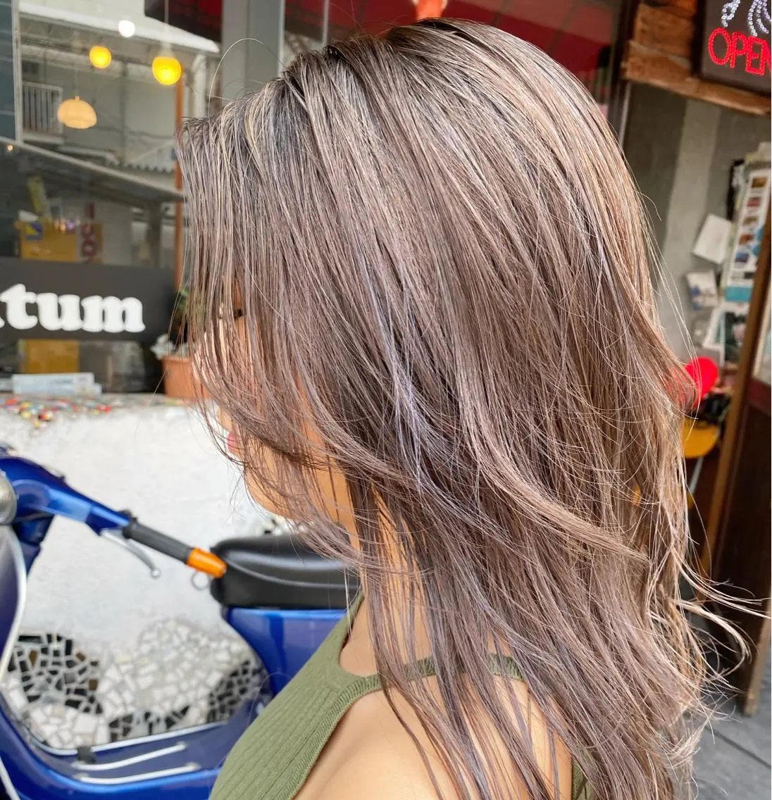 ロング カラー ベージュカラー ハイライトカラー ハイライト ヘアカラー トリートメント 玉木 育実のヘアスタイル