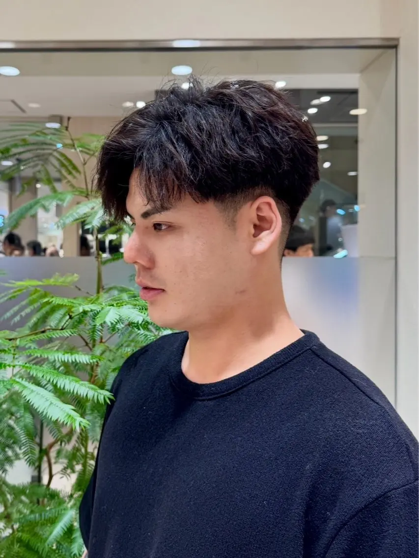 ショート メンズ メンズブリーチ フェザーパーマ メンズハイライト メンズハイトーン メンズパーマ カット メンズハイトーン/ ブリーチ💫荒木海星のヘアスタイル