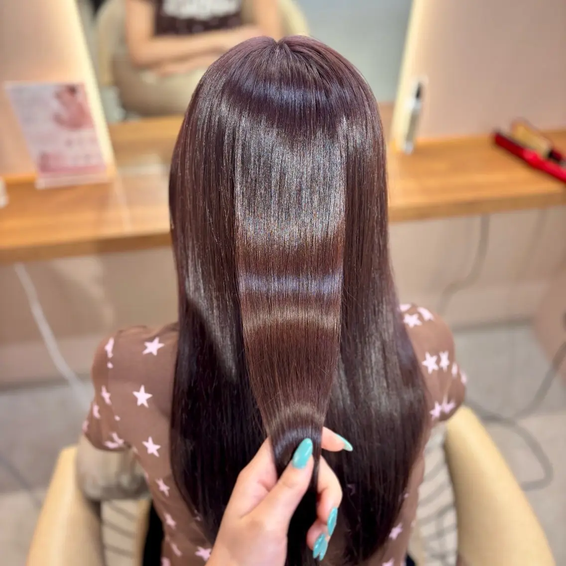 カラー ROCCOeast AKARIのヘアスタイル