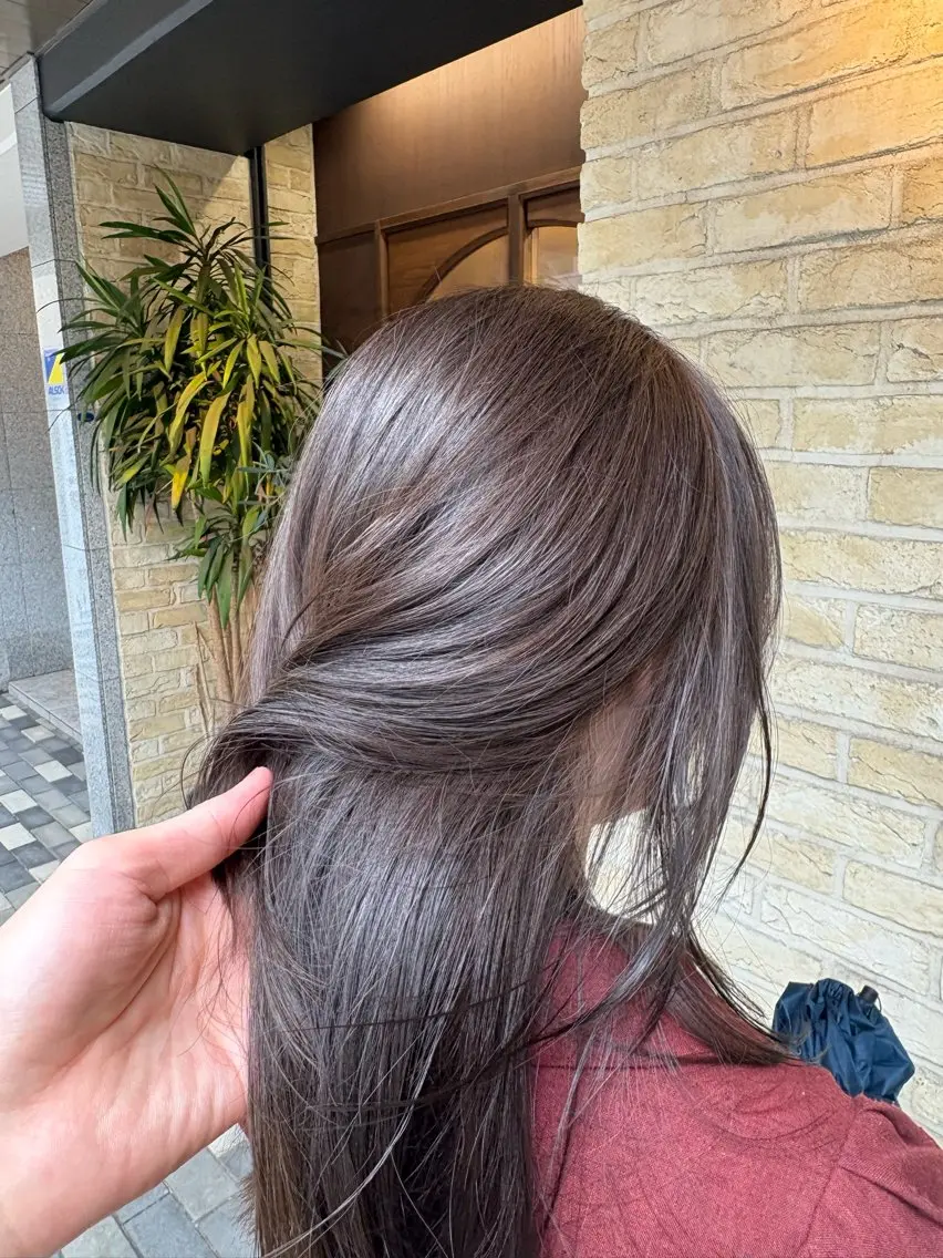 ロング カラー アッシュ ベージュカラー カット ヘアカラー 杉山 憂人のヘアスタイル