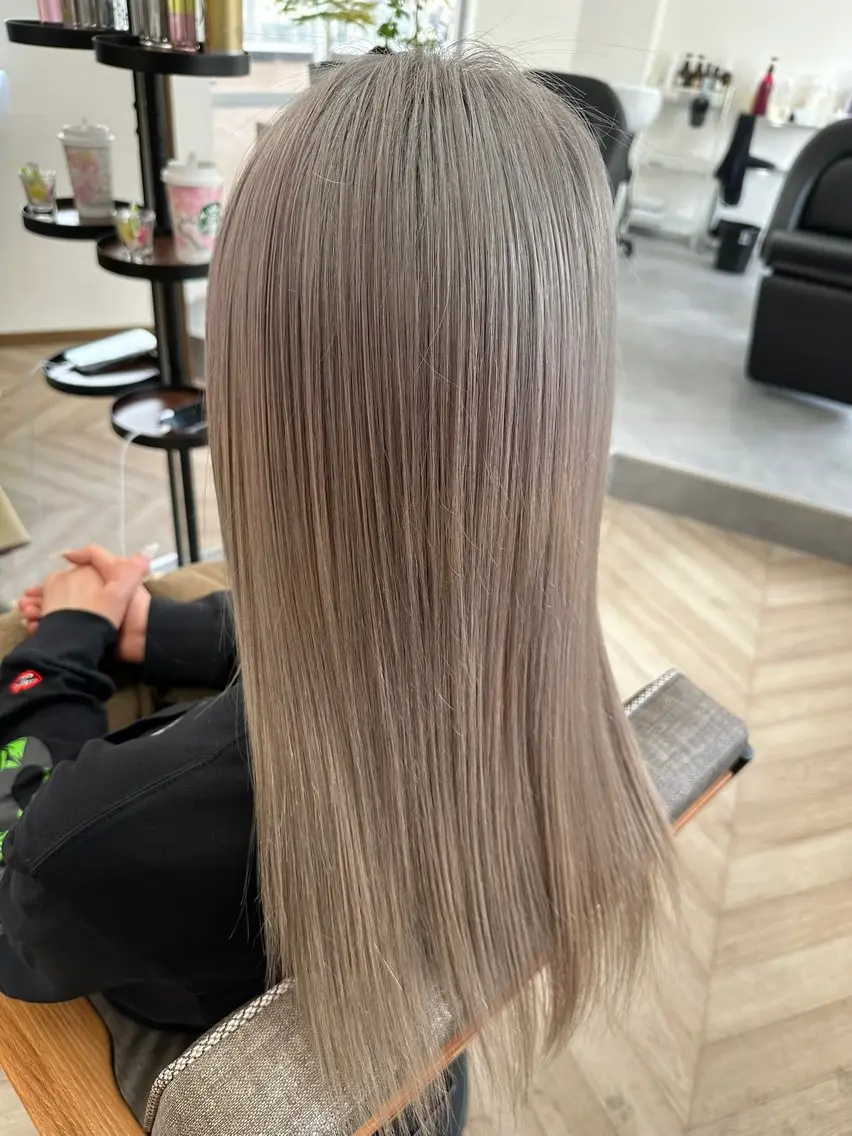 セミロング カラー be flotのヘアスタイル