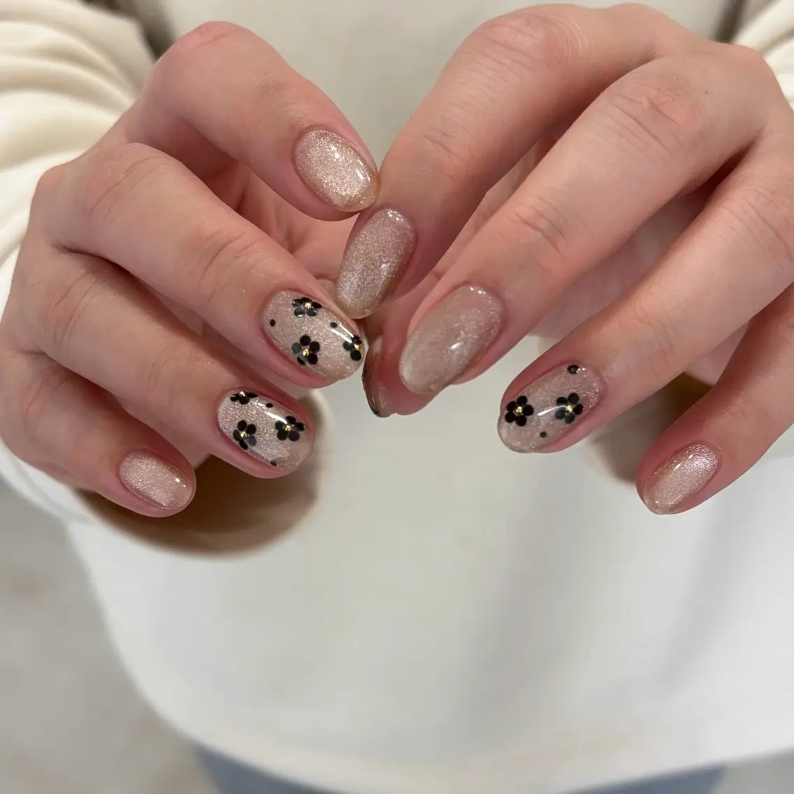 ネイル フラワーネイル ハンドネイル Nailsalon Lebelのネイルデザイン