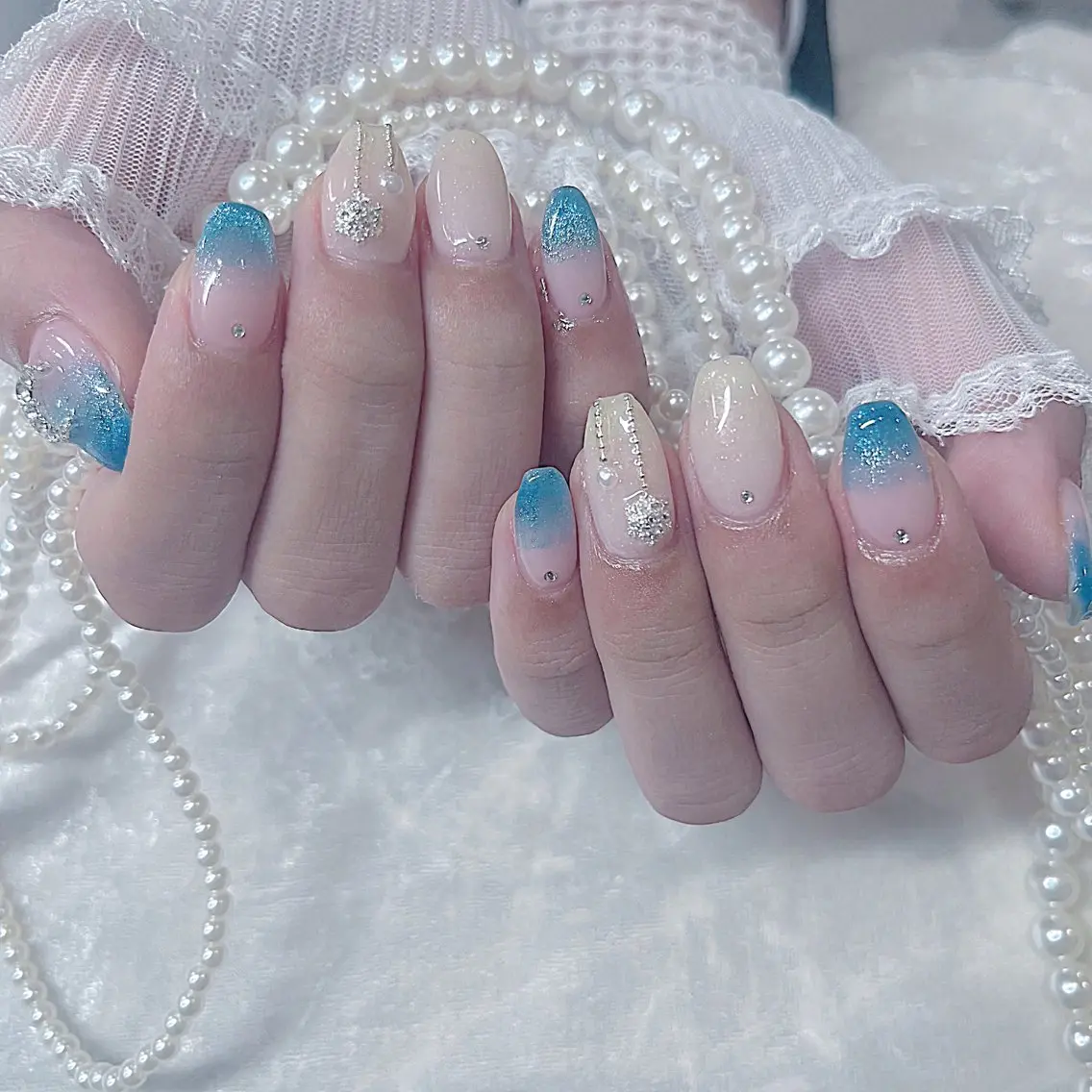 ネイル マグネットネイル Maya 🧊🫧‪／渋谷のネイルデザイン