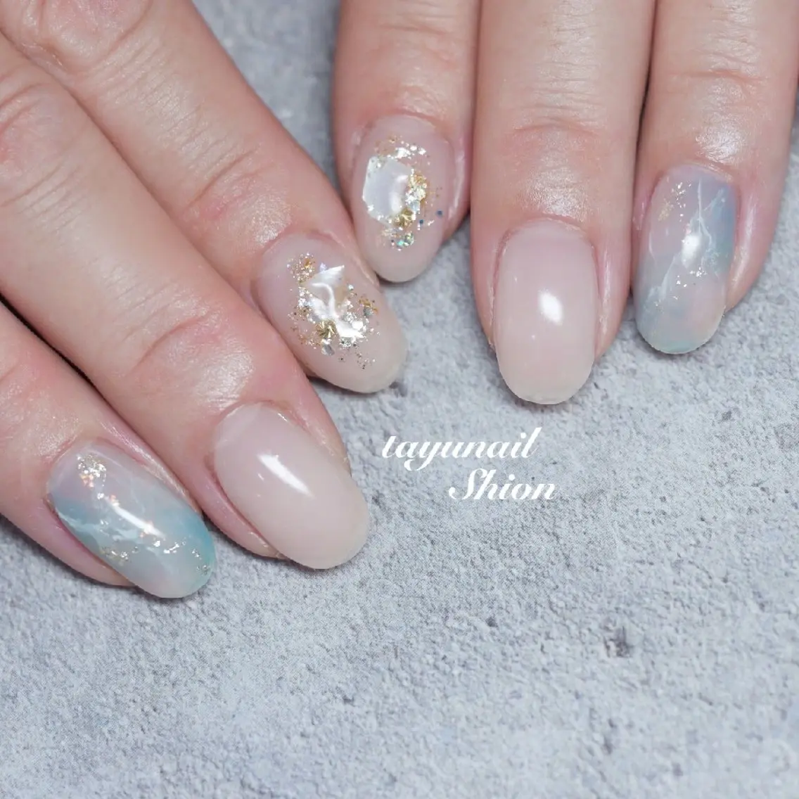 ネイル アートネイル ブルー ジェルネイル キラキラネイル ニュアンスネイル ネイルサロン 【たゆnail】のネイルデザイン
