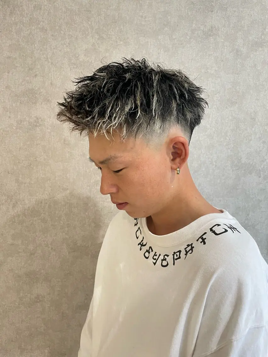 カラー メンズ メンズバレイヤージュ メンズブリーチ メンズハイライト メンズハイトーン メンズパーマ ヘアカラー バレイヤージュ特化| Takuのヘアスタイル
