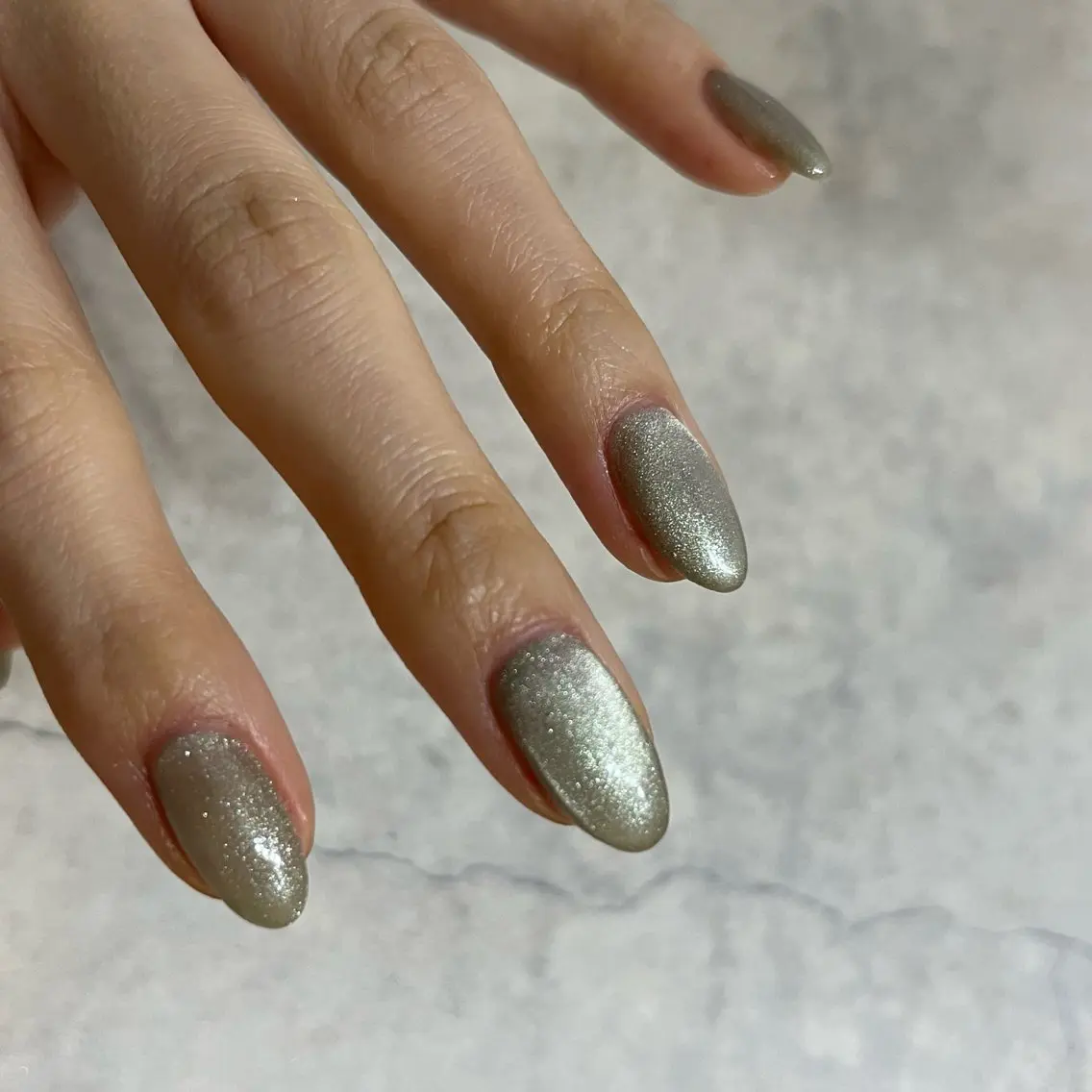 ネイル グリーン マグネットネイル ホワイト vegh. nail/阿波座のネイルデザイン