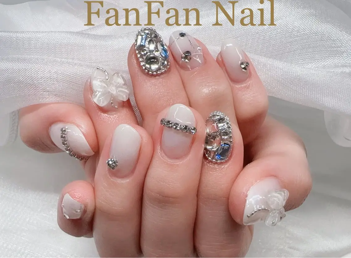 ネイル アートネイル オーロラネイル ガーリー キラキラネイル 韓国ネイル Mio NailsalonUのネイルデザイン
