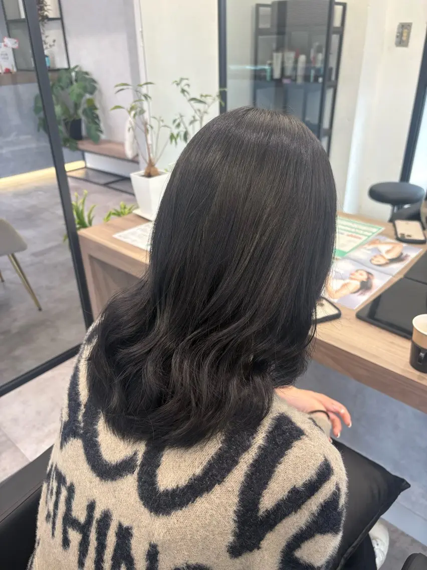 セミロング カラー COCO .のヘアスタイル