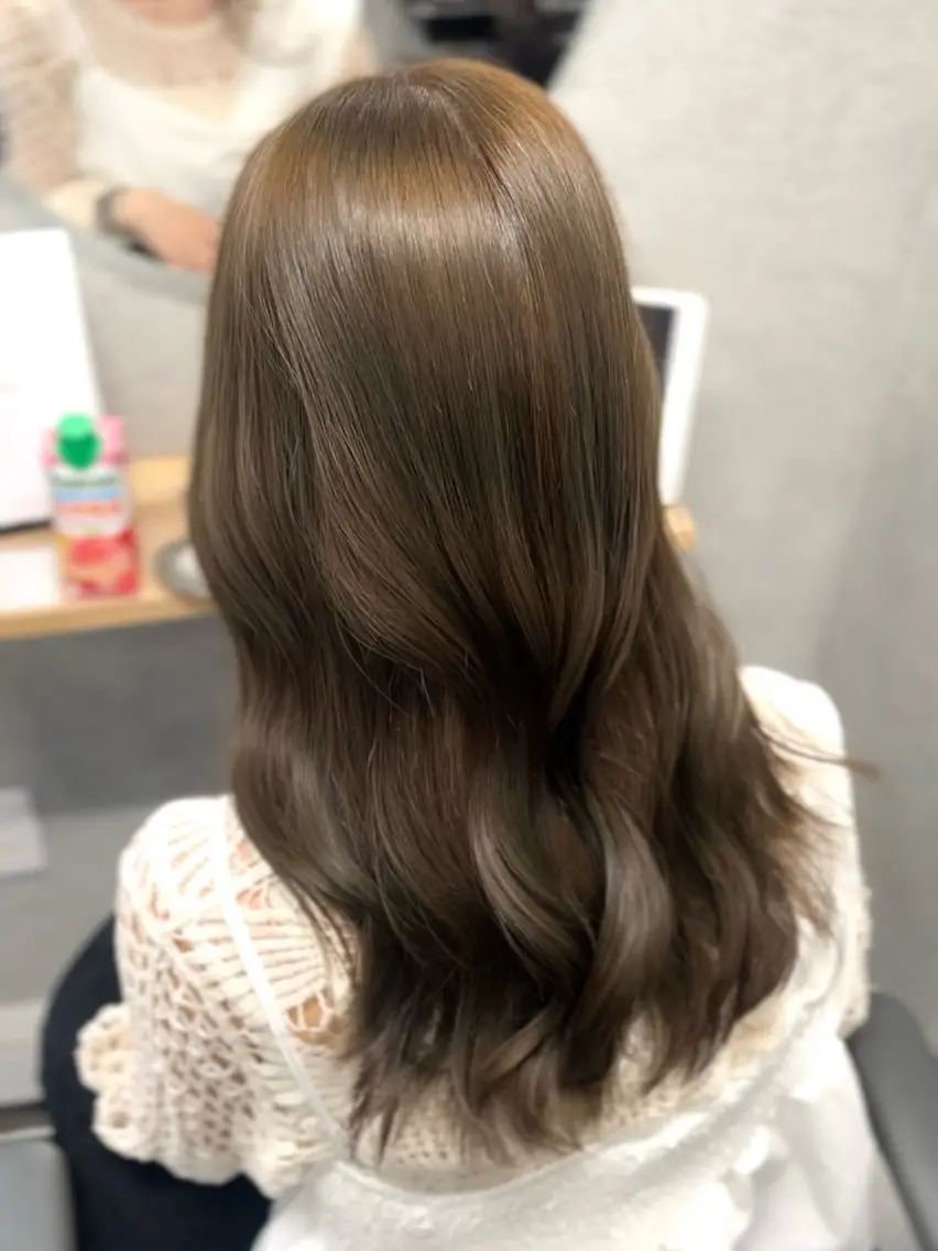 ロング カット ヘアカラー トリートメント 透明感カラー/レイヤ ー/顔まわり/辻部のヘアスタイル