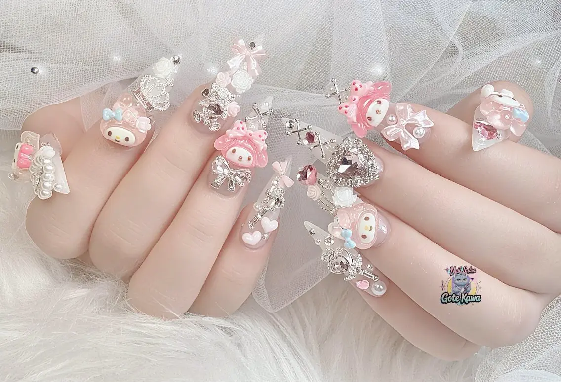 ネイル アートネイル オーロラネイル ボルドー チークネイル フレンチネイル ハンドネイル ハンドケア Gote Kawa nail salonのネイルデザイン