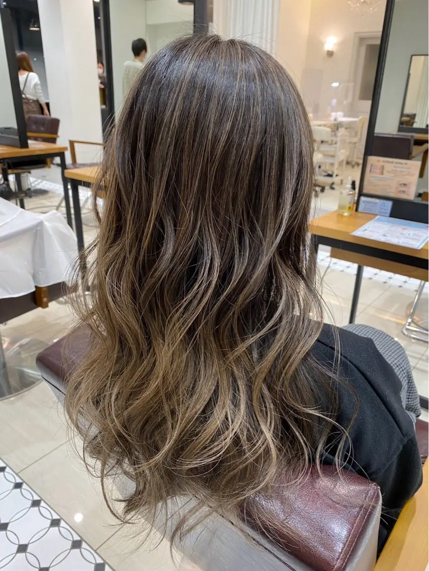 ロング カラー 鬼童 友稀 ✨️艶カラー診断✨️のヘアスタイル