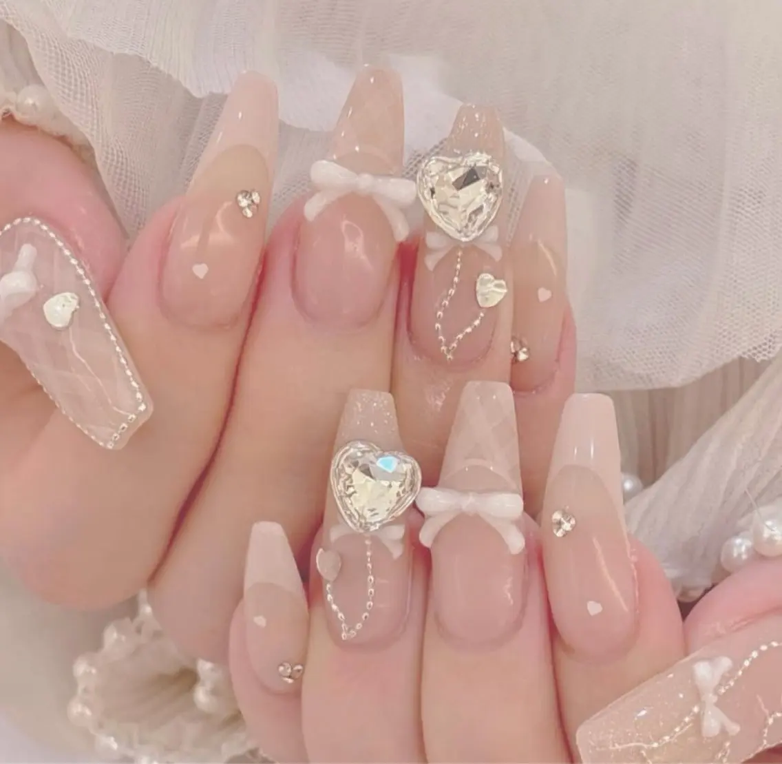 ネイル アートネイル フレンチネイル ジェルネイル キラキラネイル ニュアンスネイル ハンドネイル Ryu Nail NekoChanのネイルデザイン