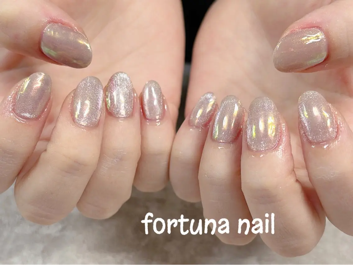 ネイル マグネットネイル ミラーネイル Nail •Head スパFortunaのネイルデザイン