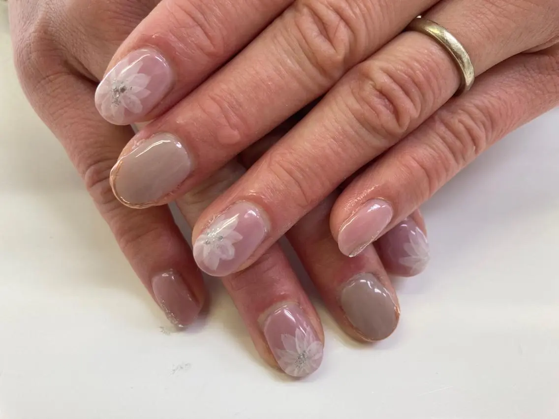 ネイル 手書きが得意🖌️ Y’s  nailのネイルデザイン