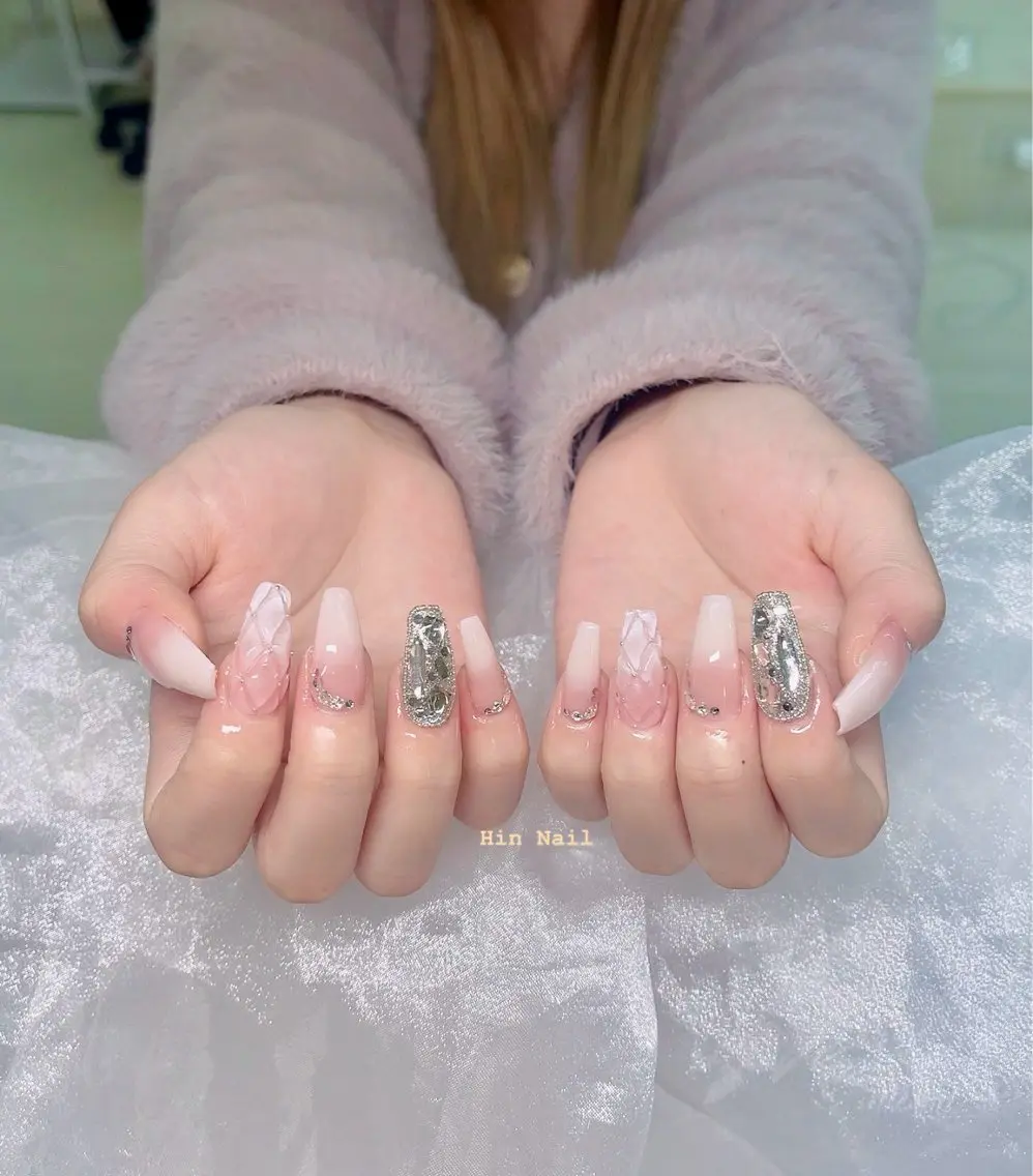 ネイル HIN NAILのネイルデザイン