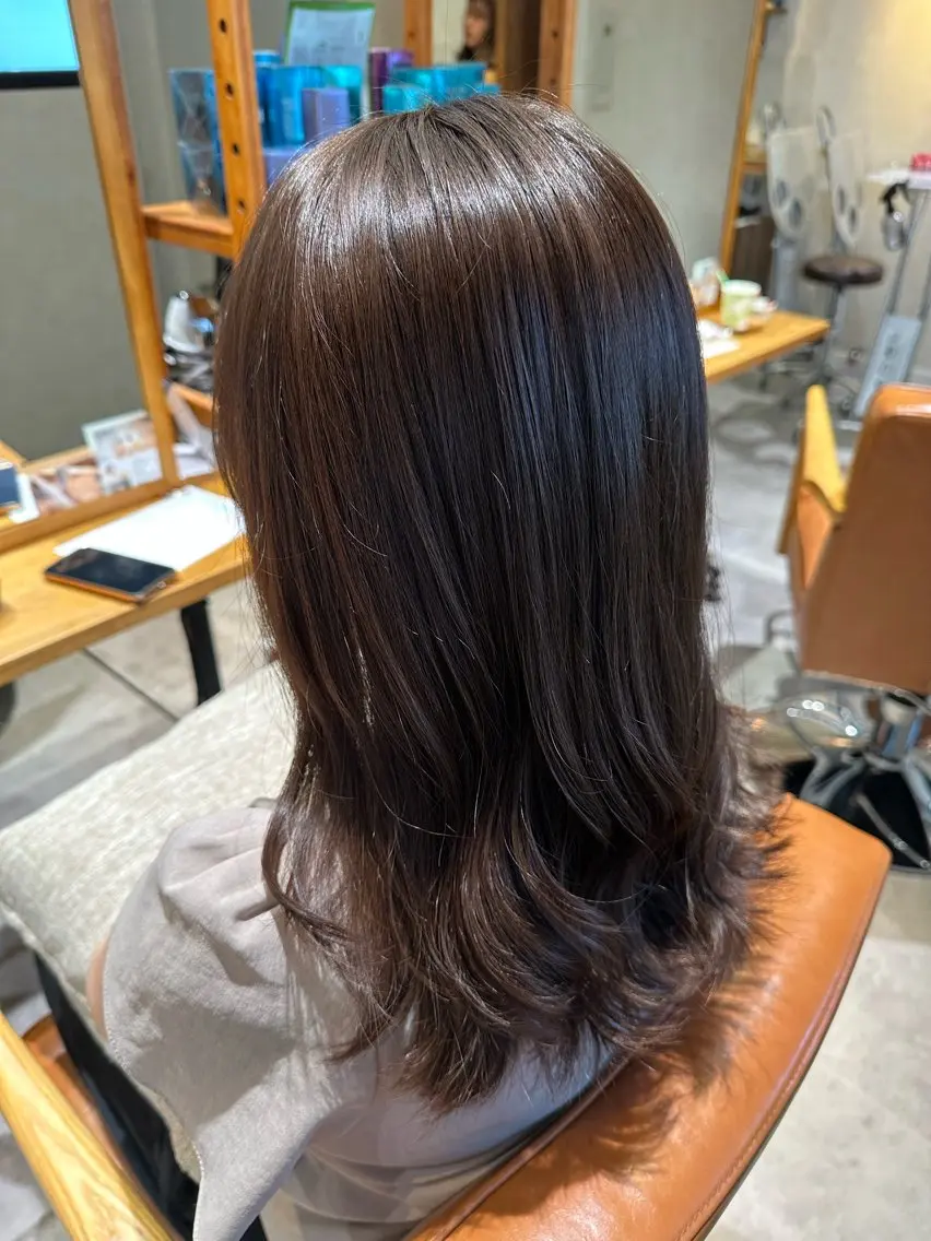 ロング カラー アッシュ ベージュカラー 透明感カラー 阪本 愛実のヘアスタイル