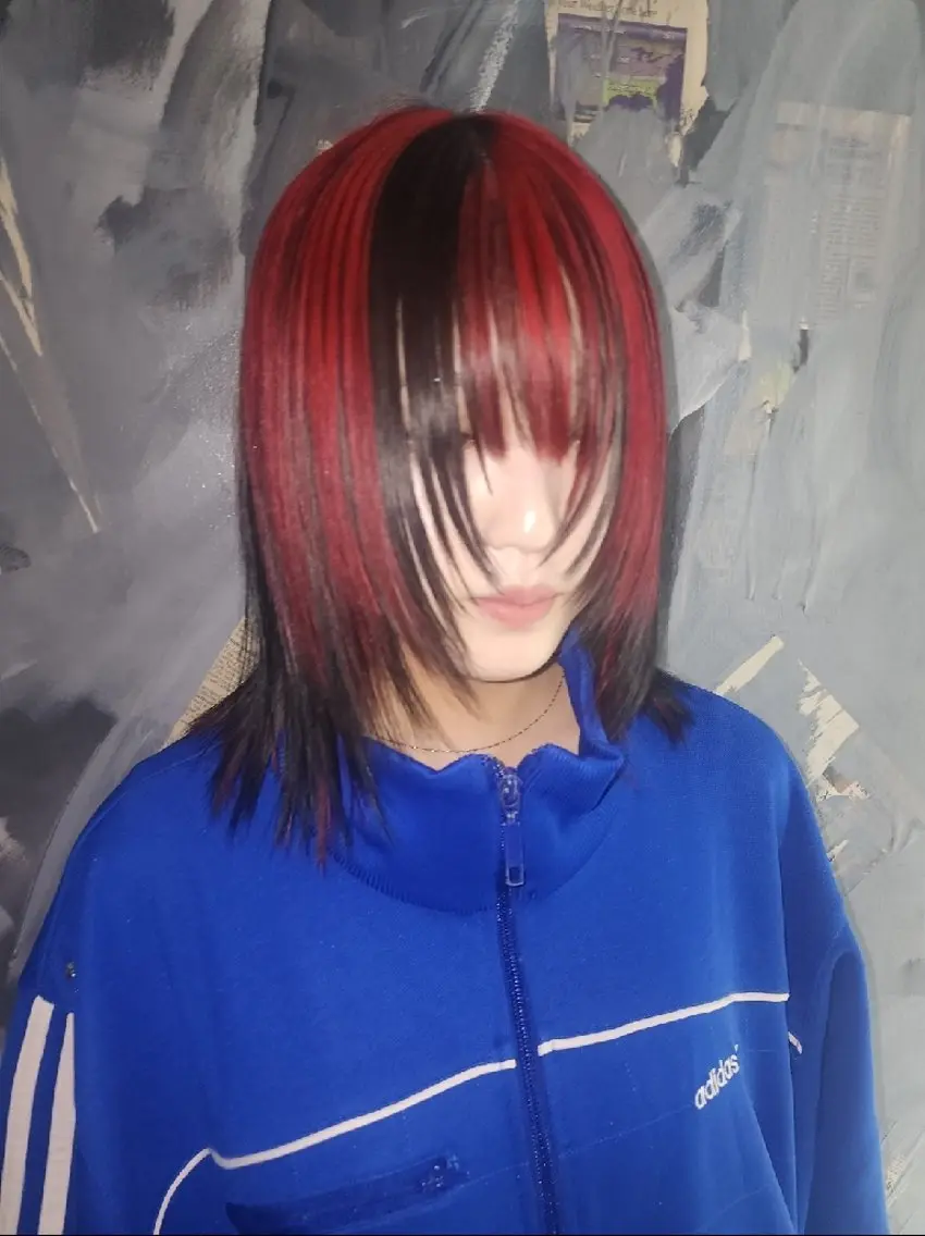ミディアム 顔まわりレイヤー 顔周りカット レイヤーカット ハイトーン/ブリーチ /デザインカラーのヘアスタイル