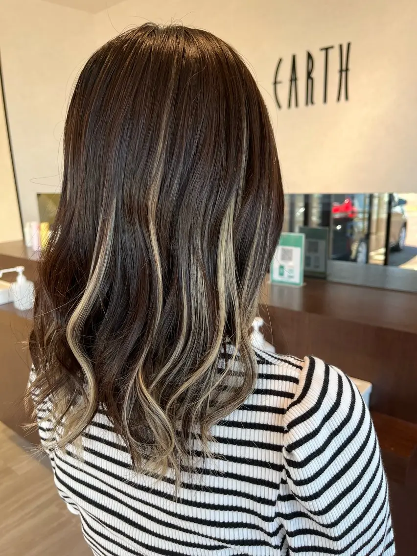 ミディアム EARTH長岡 🌼渡辺まい🌼のヘアスタイル