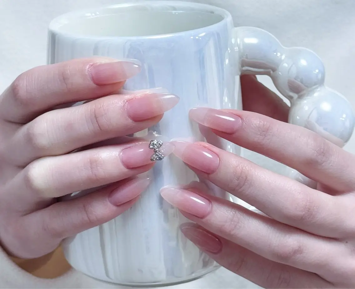ネイル アートネイル オーロラネイル チークネイル フレンチネイル ガラスフレンチ ハンドネイル 🎀🎀YooLi Nail Salonのネイルデザイン